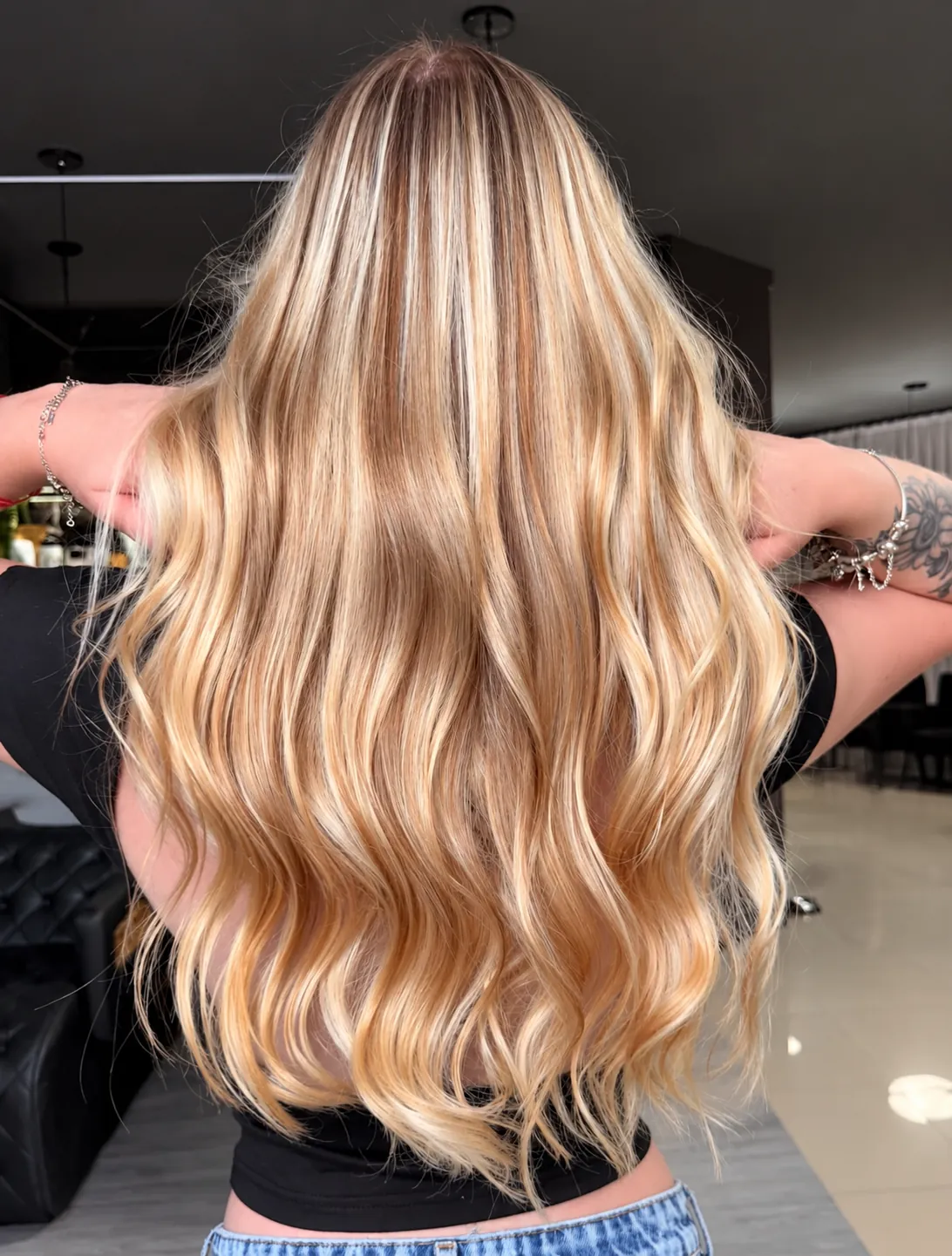 Loiro dourado com ondas feito em Timbó