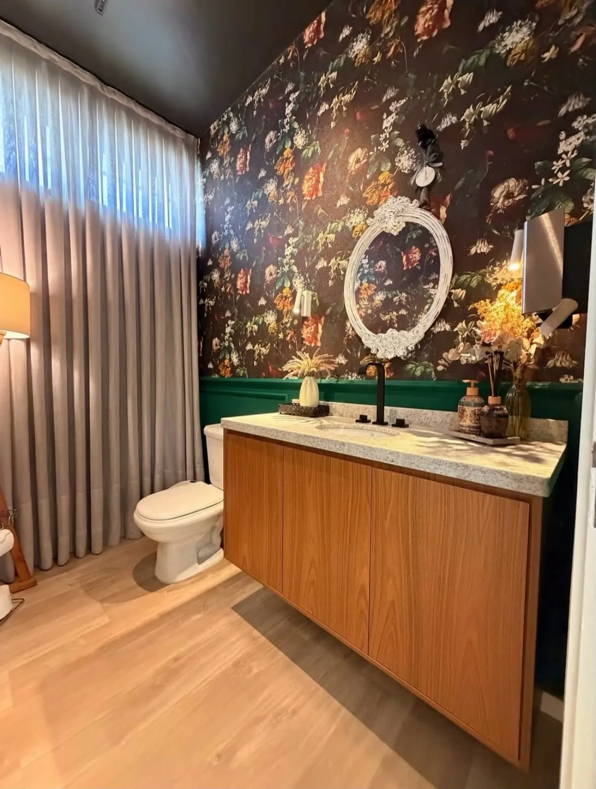 Lavabo decorado do salão